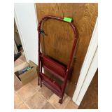FOLDING STEP LADDER