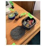 DRAGON THEME BOX W MIXED PINS