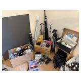 LARGE LOT OF MIXED CAMERA ITEMS / PHOTOGRAPHY EQU