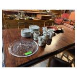 LOT OF CHRISTMAS CHINA / DISHES