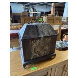 VINTAGE METAL STORAGE BOX
