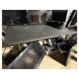 FOLDING TABLE