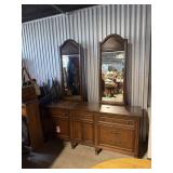 NICE DIXIE DRESSER W 2 LARGE MIRRORS