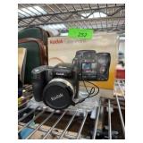 KODAK EASY SHARE 20710 DIGITAL CAMERA W BOX
