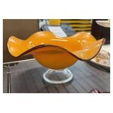 PEDESTAL ART GLASS BOWL