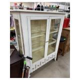 PRETTY SHABBY CHIC GLASS FRONT CHINA CABINET NOTE