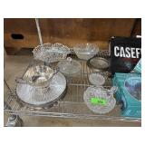LARGE LOT OF MIXED GLAS / SILVERPLATE