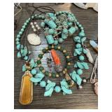 LOT OF MIXED JEWELRY