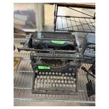 VINTAGE UNDERWORLD TYPEWRITER
