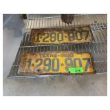 2PC VINTAGE 1930 TEXAS LICENSE PLATES