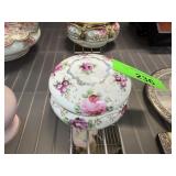 PORCELAIN LIDDED TRINKET BOX