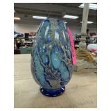ART GLASS VASE