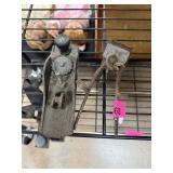 VINTAGE PLANE & HAIR CLIPPERS