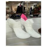 2PC VINTAGE MILK GLASS SHOES