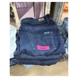 LOT OF JEANS SEVEN 7 MORE