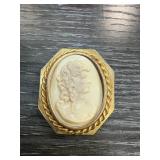 ANTIQUE CAMEO BROOCH PIN