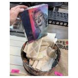 LENOX NAPKINS / MARILYN PUZZLE COFFEE BEAN BAG