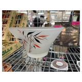 VINTAGE HAZEL ATLAS MID CENTURY SALAD BOWL