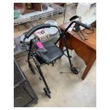 ROLLATOR WALKER