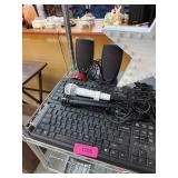 LOT OF MIXED ELECTRONICS KEYBOARD / MICROPHONES