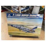 F-100D SUPRE SABRE JET PLANE MODEL