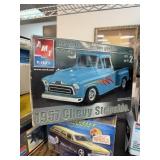 AMT 1957 CHEVY STEPSIDE TRUCK MODEL