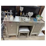 VANITY W SEAT (NICE) BUT NEEDS SOME KNOBS