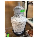 Chinese Lattice Ceramic Table Lamp with Lid