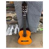 Suzuki SNG-21 Classical Guitar with Stand