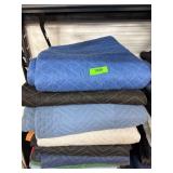 5 Quilted Moving Blankets