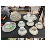 Royal Doulton White Nile Fine China Dinnerware Set
