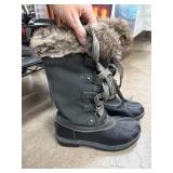 London Fog Womenï¿½s Fur-Lined Winter Boots, Size 8