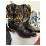 Trotamondo Leather Cowboy Boots With Embroidered D