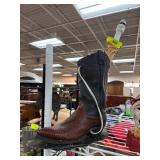 Boot-Shaped Table Lamp with Corded Wiring