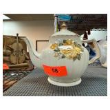 Sadler Ceramic Teapot with Yellow Rose Design Sadler Ceramic Teapot with Yellow Rose Design