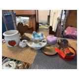 Decorative Ceramic and Metal Items Decorative Ceramic and Metal Items