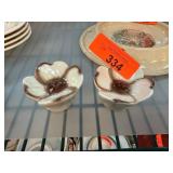 Ceramic Flower Shaped Salt and Pepper Shakers Ceramic Flower Shaped Salt and Pepper Shakers
