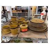 Designerï¿½s Collection Dinnerware by Home & Flowers