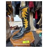 Western-Style Cowboy Boot Table Lamp