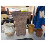 Ceramic Pottery Including Leaf-Patterned Vase