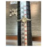 18k HGE Ring with Center Stone and Star Motif
