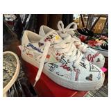 Guess Womens Low-Top Sneakers in Size 8M