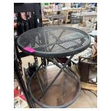 Round Folding Metal Mesh Accent Table