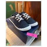 Tommy Bahama Navy Canvas Shoes, Size 8