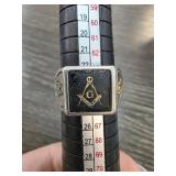 Menï¿½s Masonic Ring with Black Enamel Panel