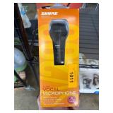 Shure SV200-W Cardioid Dynamic Vocal Microphone wi