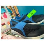 Nordstrom Kidsï¿½ Blue and Black Athletic Shoes, Siz