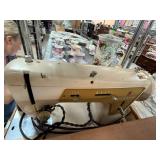 Singer Electric Sewing Machine with Case and Acces