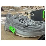Nike Menï¿½s Gray Athletic Shoes with Air Sole Techn