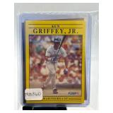 10 Baseball Trading Cards
